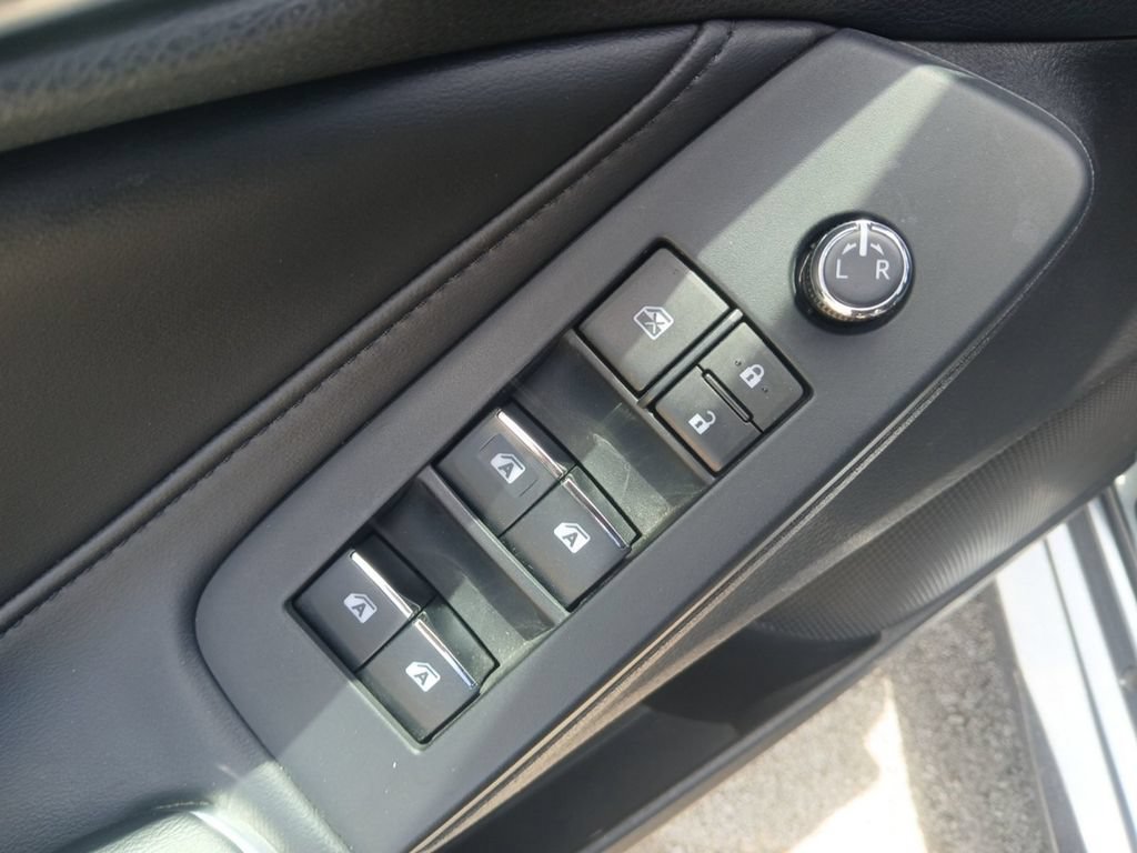Used 2022 Toyota Avalon XLE FWD image 29