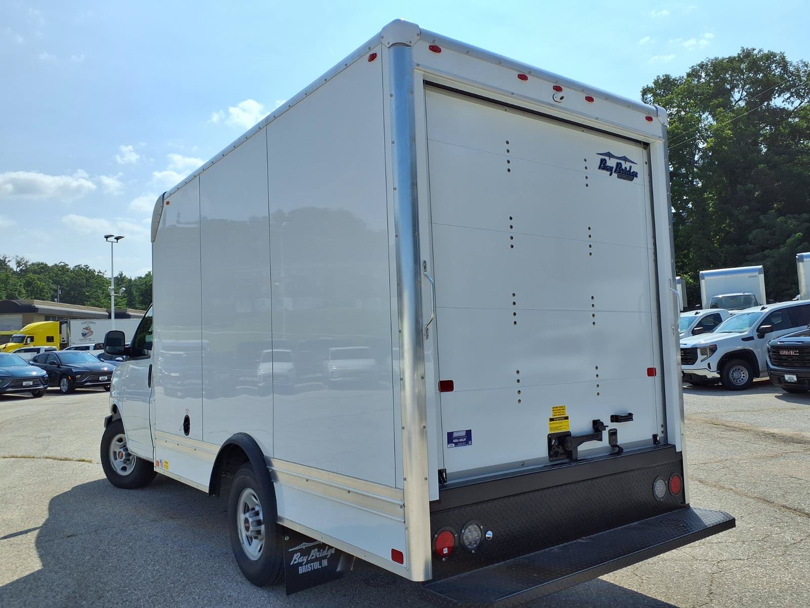New 2026 GMC Savana 3500 w/ Power Convenience Package RWD image 19