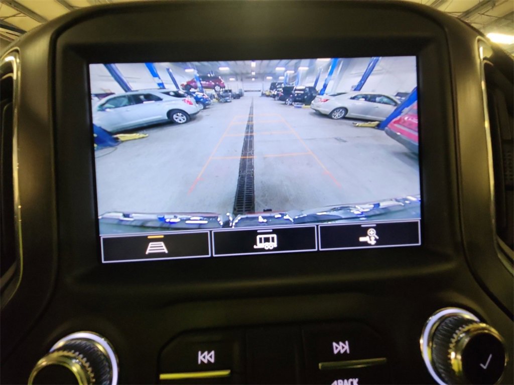 Certified 2022 GMC Sierra 1500 AT4 w/ AT4 Premium Package image 18