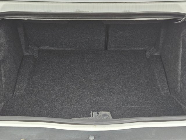 Used 2013 Dodge Challenger SXT Plus image 6