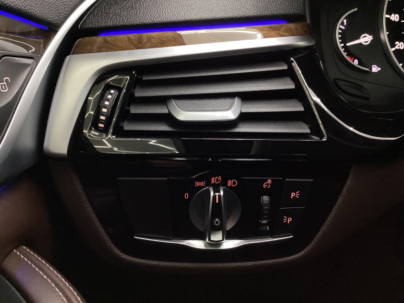 Used 2019 BMW 540i xDrive w/ Convenience Package image 41