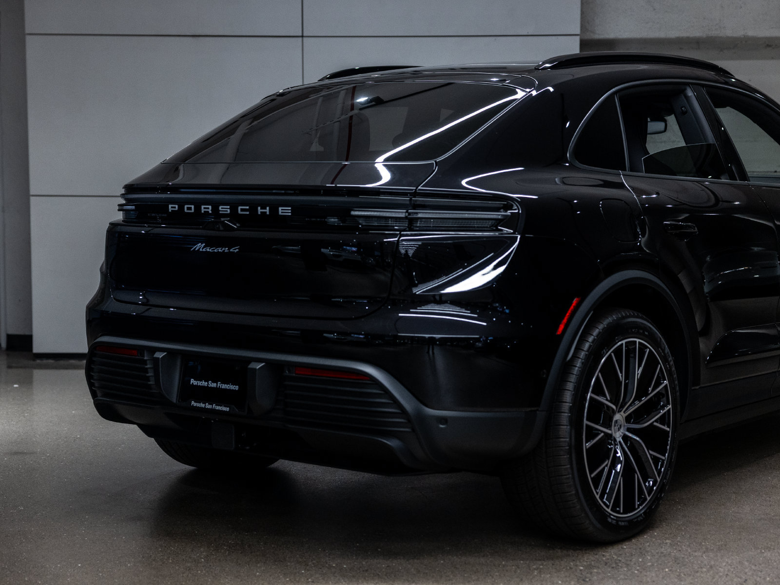 New 2026 Porsche Macan 4 Electric AWD/4WD image 25