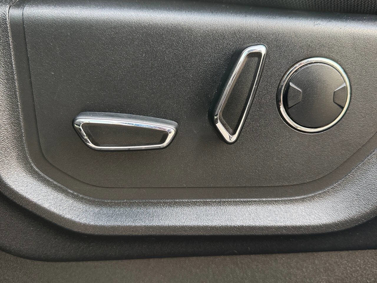 Used 2018 Ford F150 XLT w/ Equipment Group 302A Luxury image 15