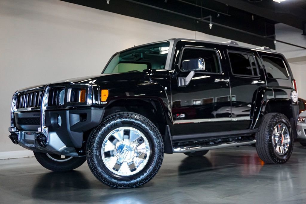 Used 2009 HUMMER H3 Alpha image 1
