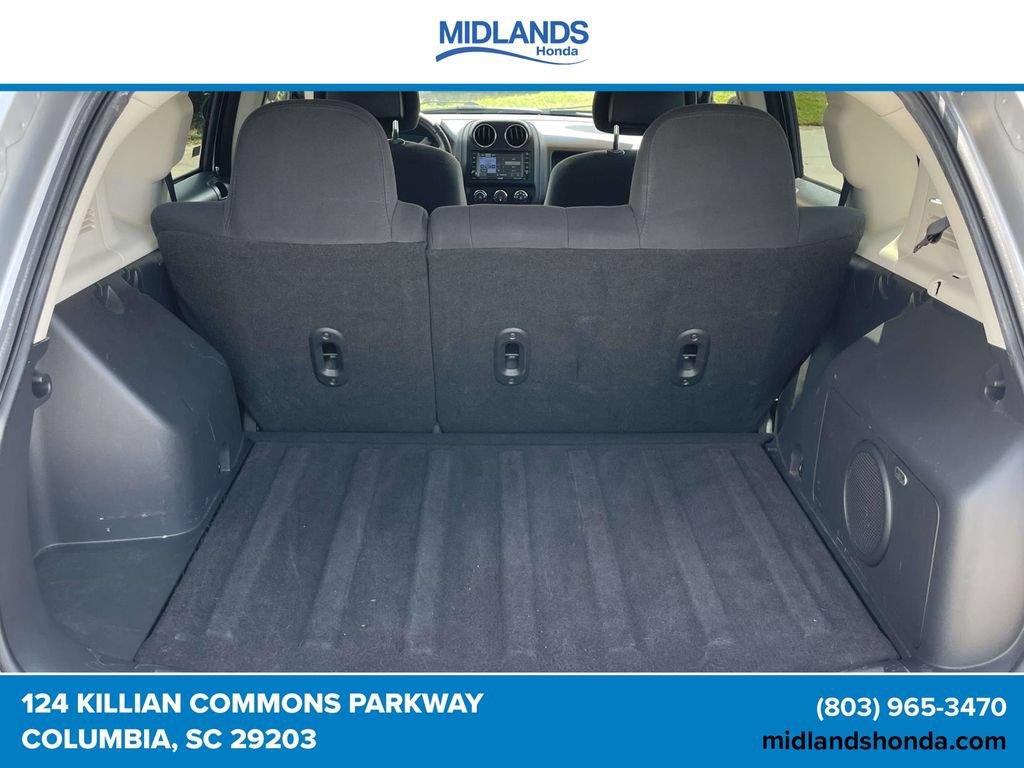 Used 2011 Jeep Compass Latitude w/ Sun/Sound Group AWD/4WD image 8