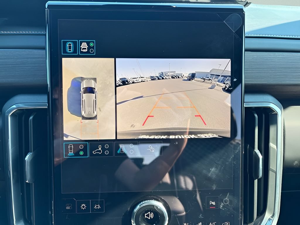 New 2026 GMC Acadia Denali w/ Super Cruise Package AWD/4WD image 17