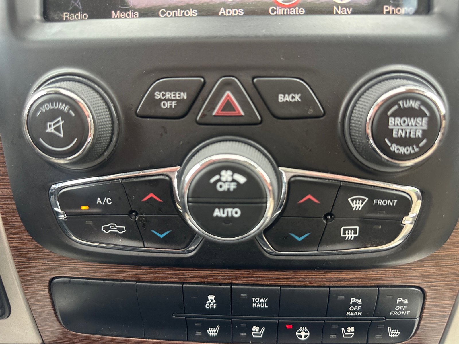 Used 2017 RAM 1500 Laramie w/ Convenience Group RWD image 17