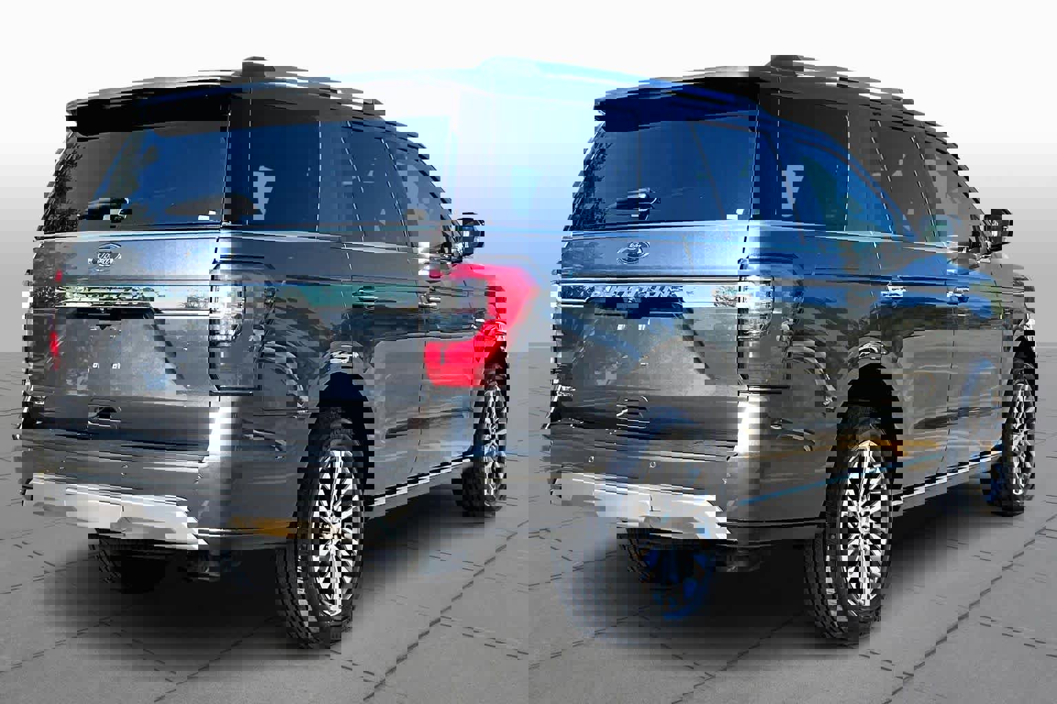 Used 2018 Ford Expedition Limited w/ Equipment Group 301A image 13