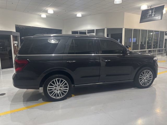 Used 2023 Ford Expedition Limited image 10