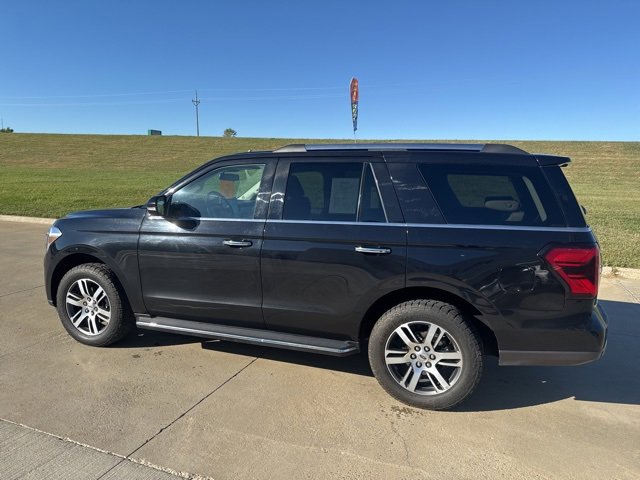 Used 2023 Ford Expedition Limited image 5