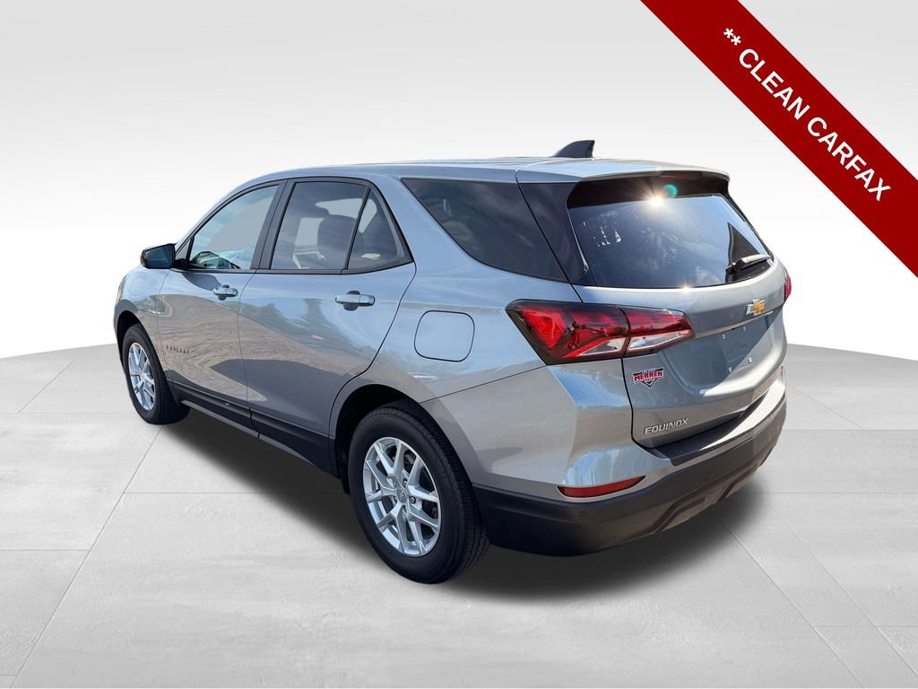 Used 2023 Chevrolet Equinox LS w/ LS Convenience Package AWD/4WD image 3