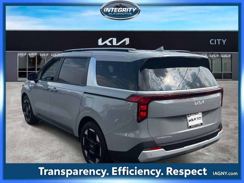Used 2026 Kia Carnival EX FWD image 5