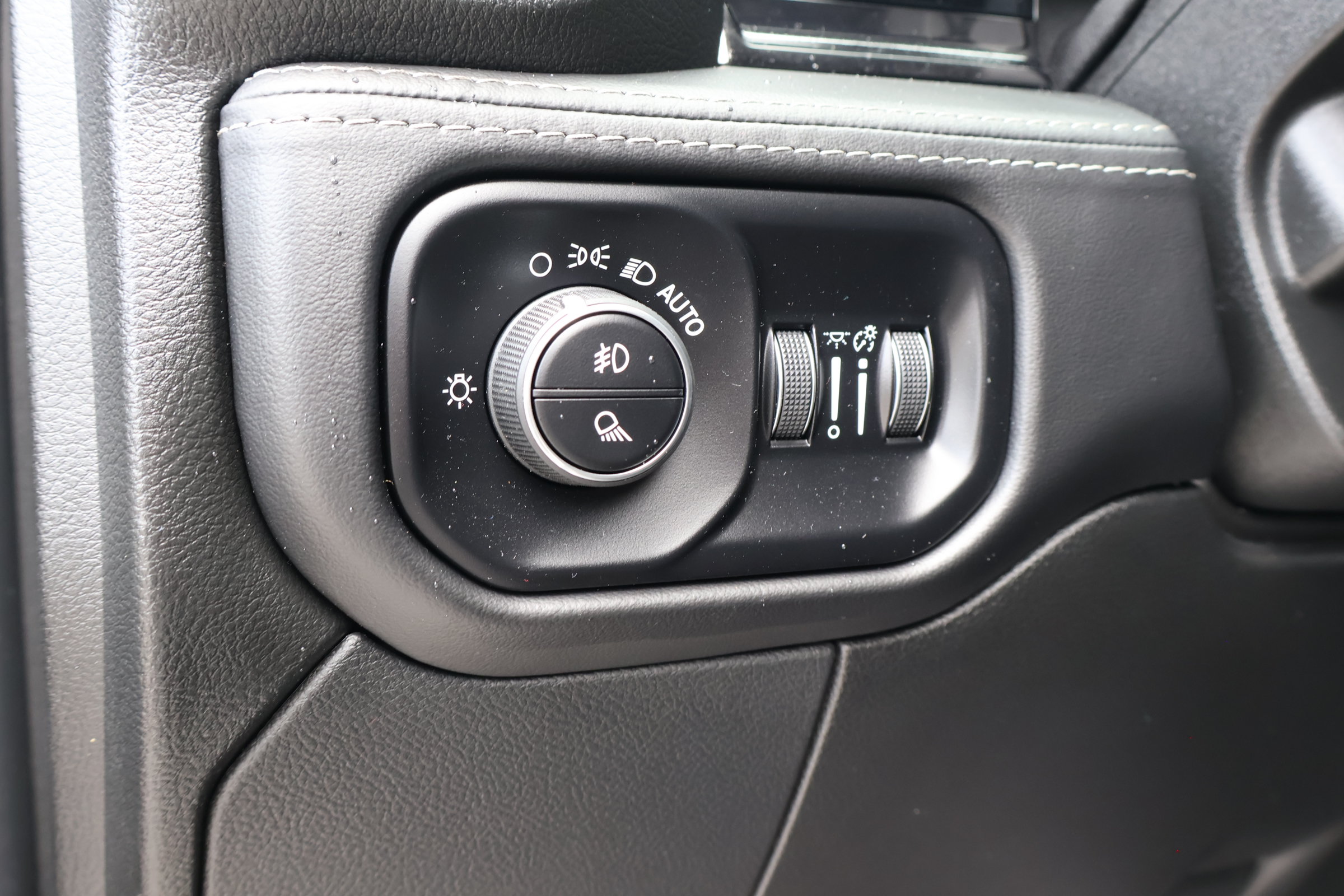 Used 2025 RAM 2500 Limited AWD/4WD image 26