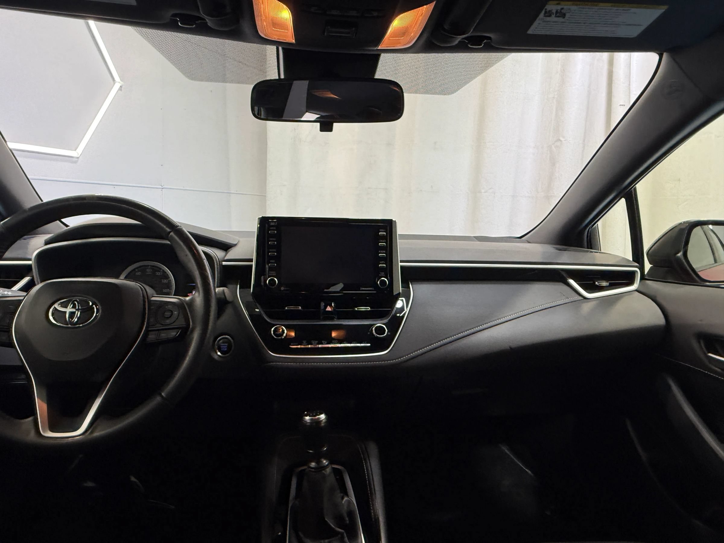 Used 2021 Toyota Corolla SE FWD image 15