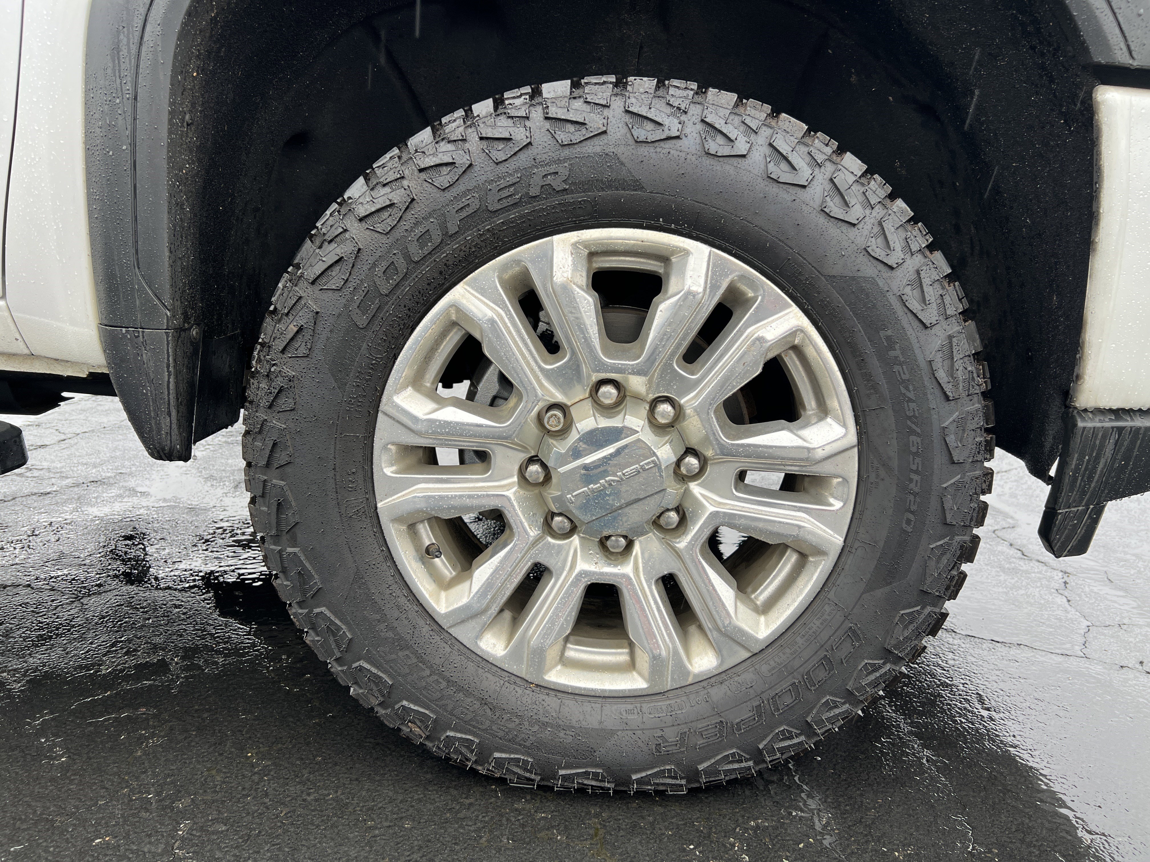 Used 2022 GMC Sierra 3500 Denali AWD/4WD image 11