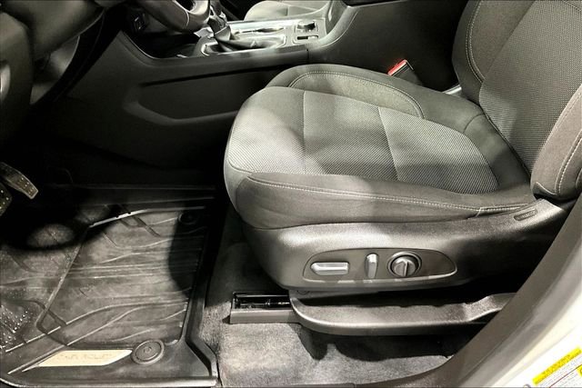 Used 2022 Chevrolet Traverse LT w/ Midnight/Sport Edition image 19