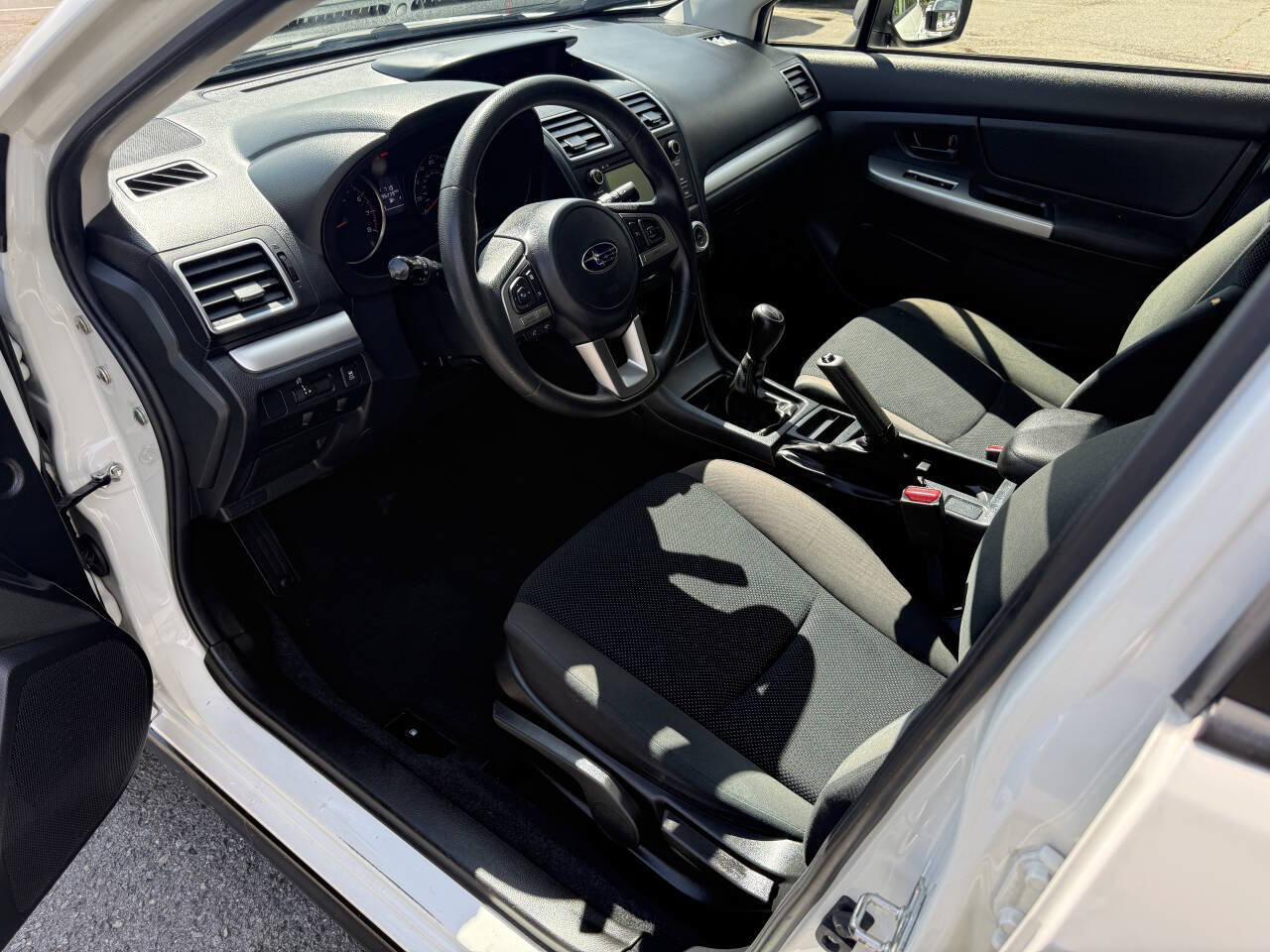Used 2017 Subaru Crosstrek 2.0i AWD/4WD image 8