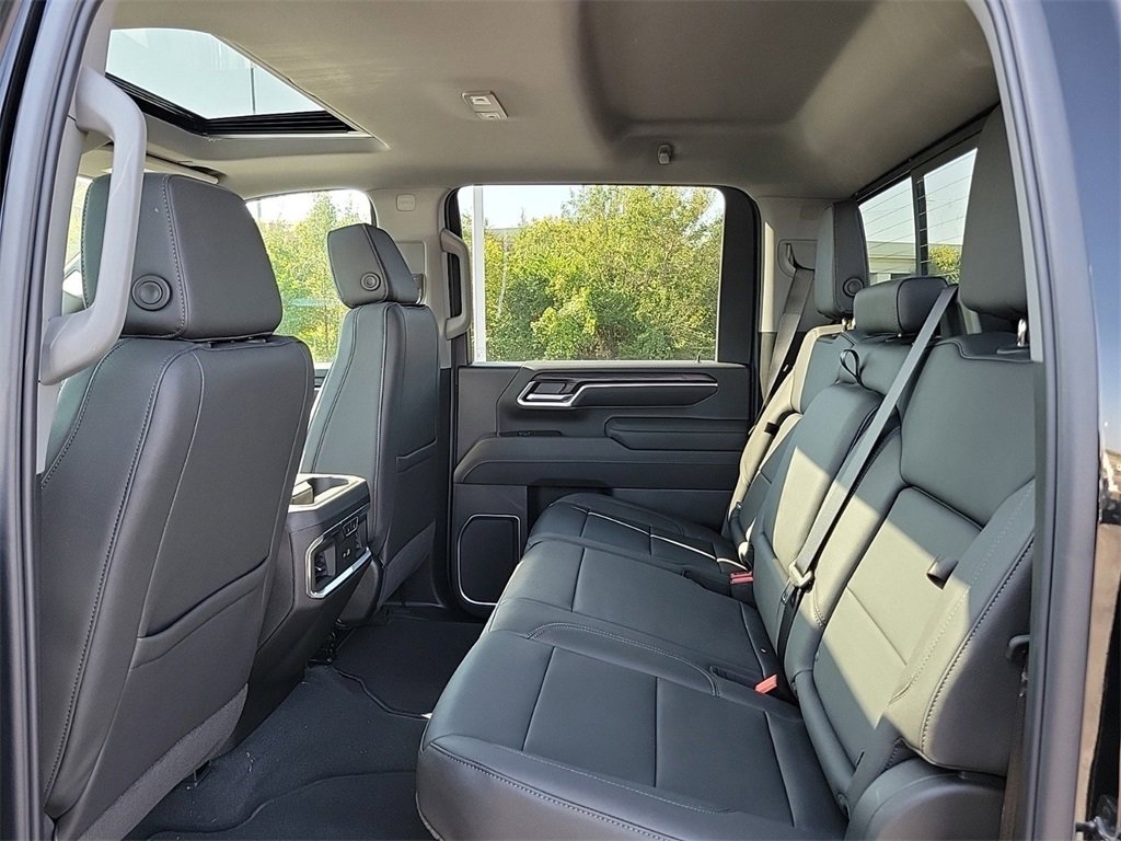 New 2026 GMC Sierra 2500 SLT w/ SLT Premium Package image 11