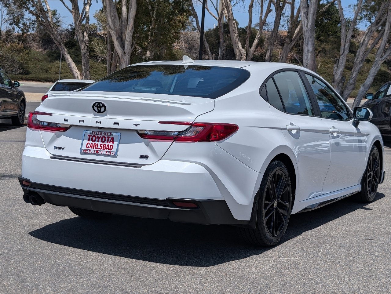 Used 2025 Toyota Camry SE w/ Convenience Package FWD image 13