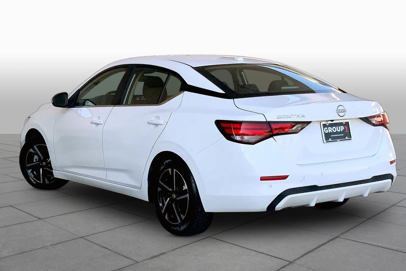 Used 2025 Nissan Sentra SV FWD image 12