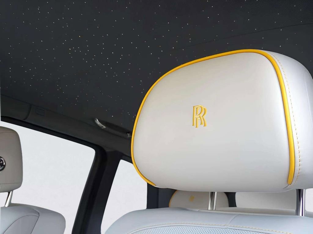 New 2025 Rolls-Royce Cullinan Black Badge image 20