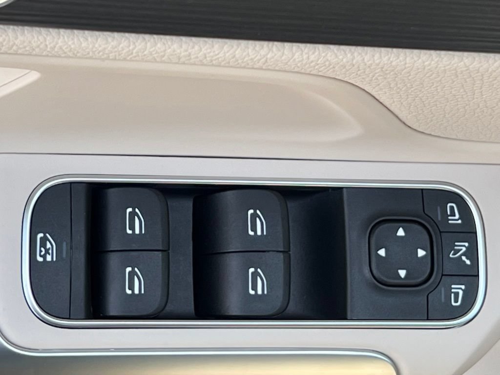 Certified 2023 Mercedes-Benz GLA 250 4MATIC image 36