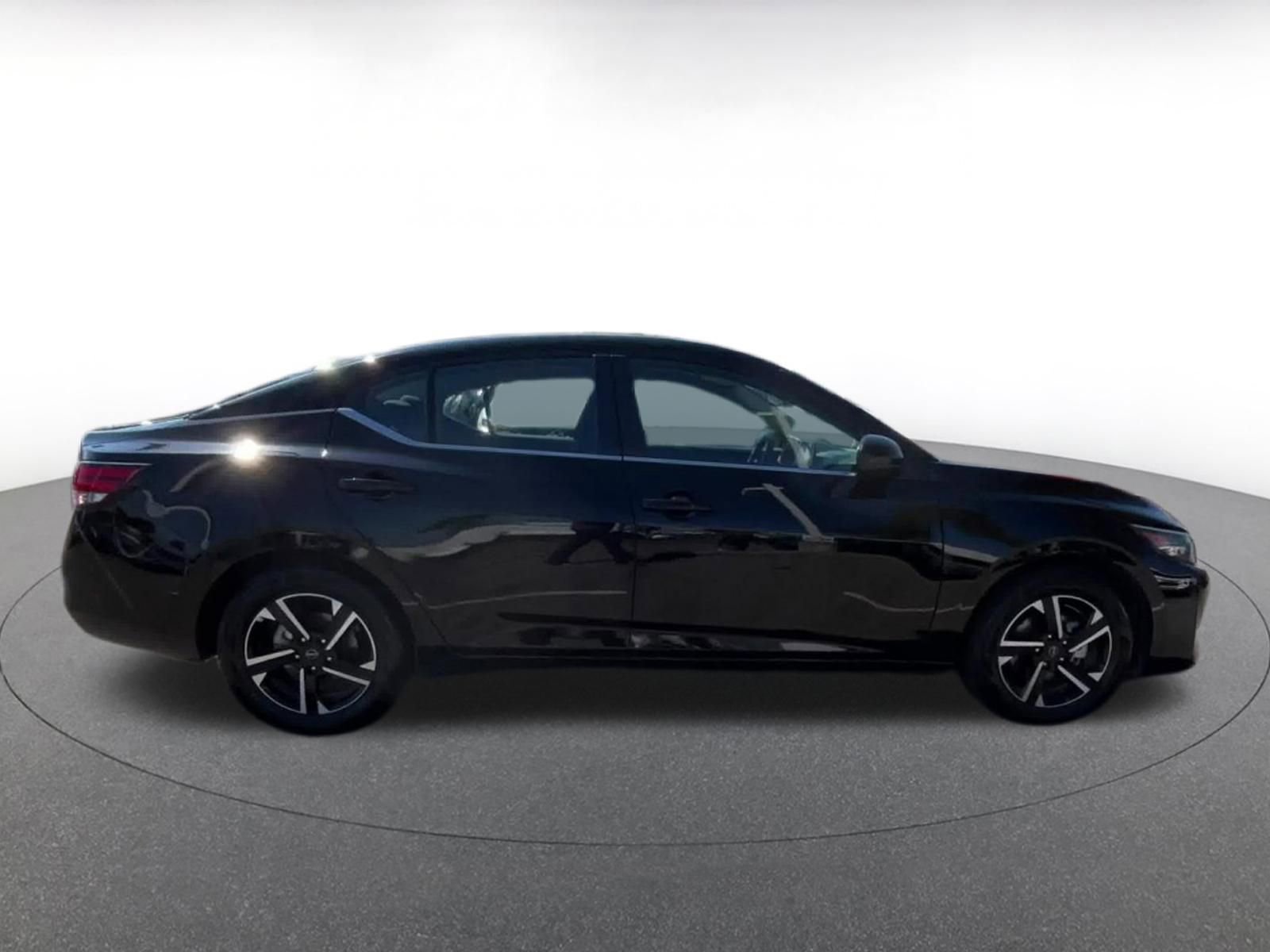 Used 2025 Nissan Sentra SV FWD image 15