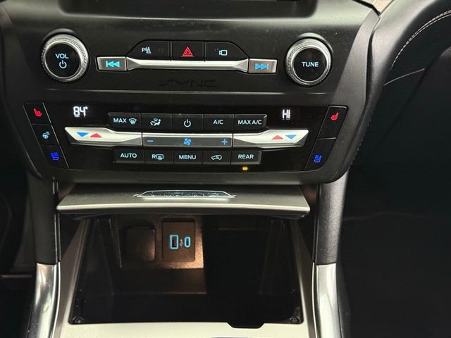 Certified 2020 Ford Explorer Platinum w/ Premium Technology Package AWD/4WD image 31