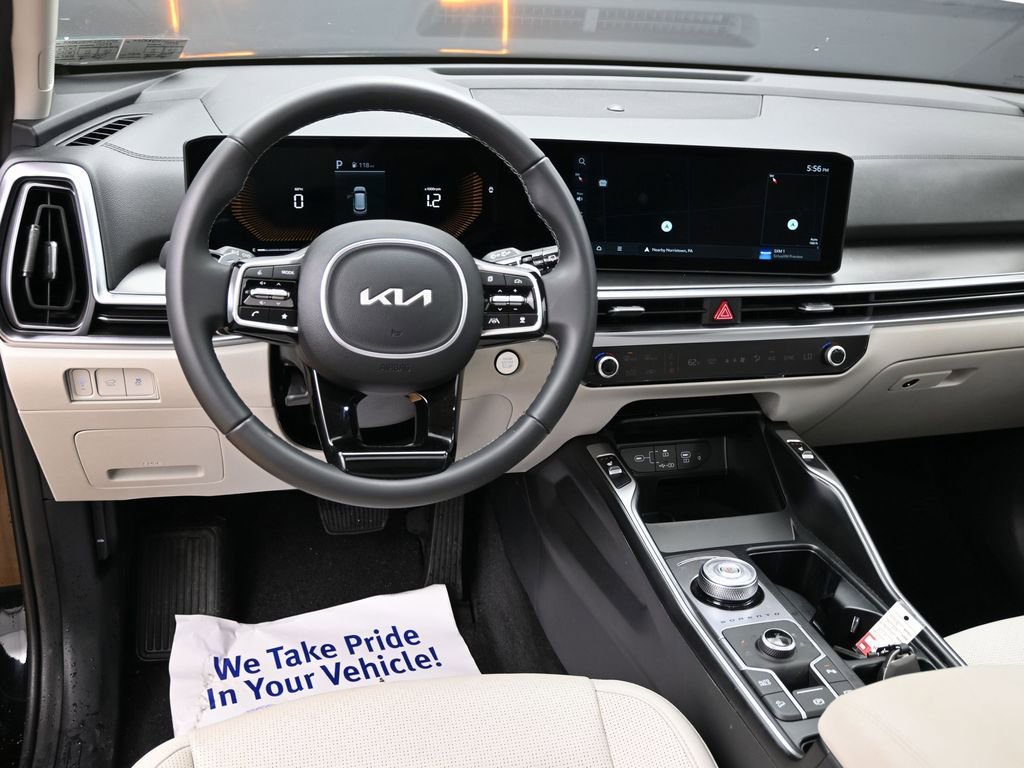 Used 2025 Kia Sorento EX w/ EX Panoramic Sunroof Package image 32