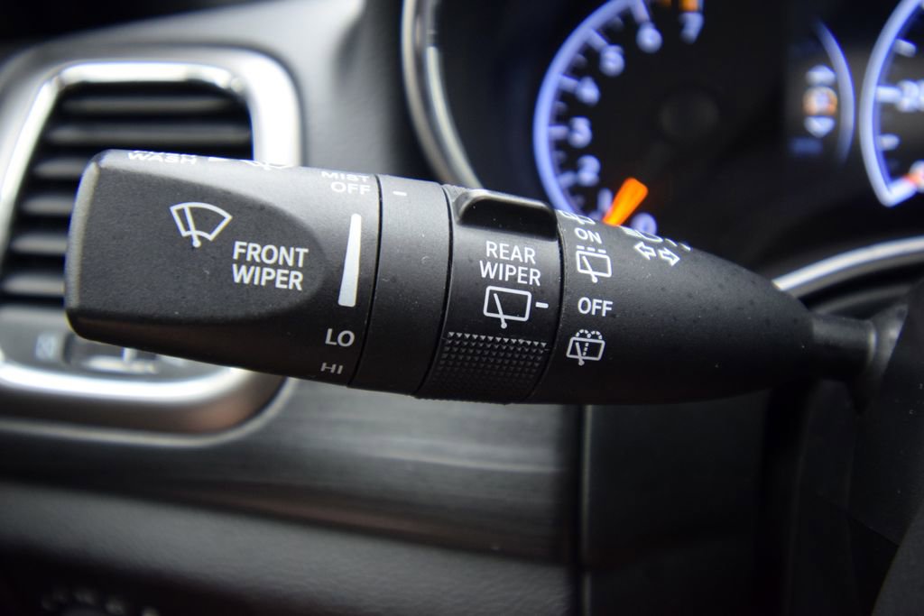 Used 2020 Jeep Grand Cherokee Altitude AWD/4WD image 36