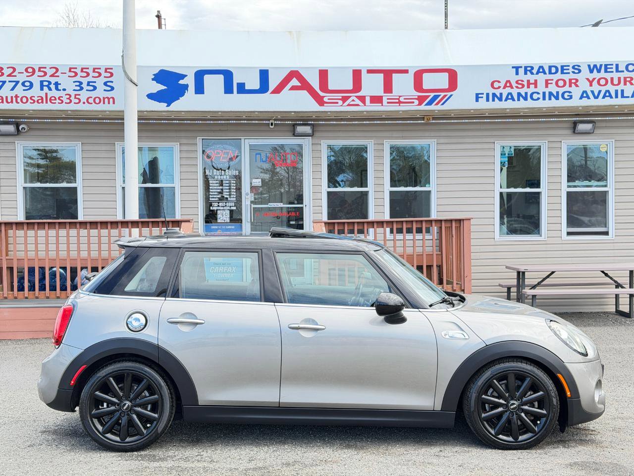 Used 2019 MINI Cooper S w/ Premium Package FWD image 3