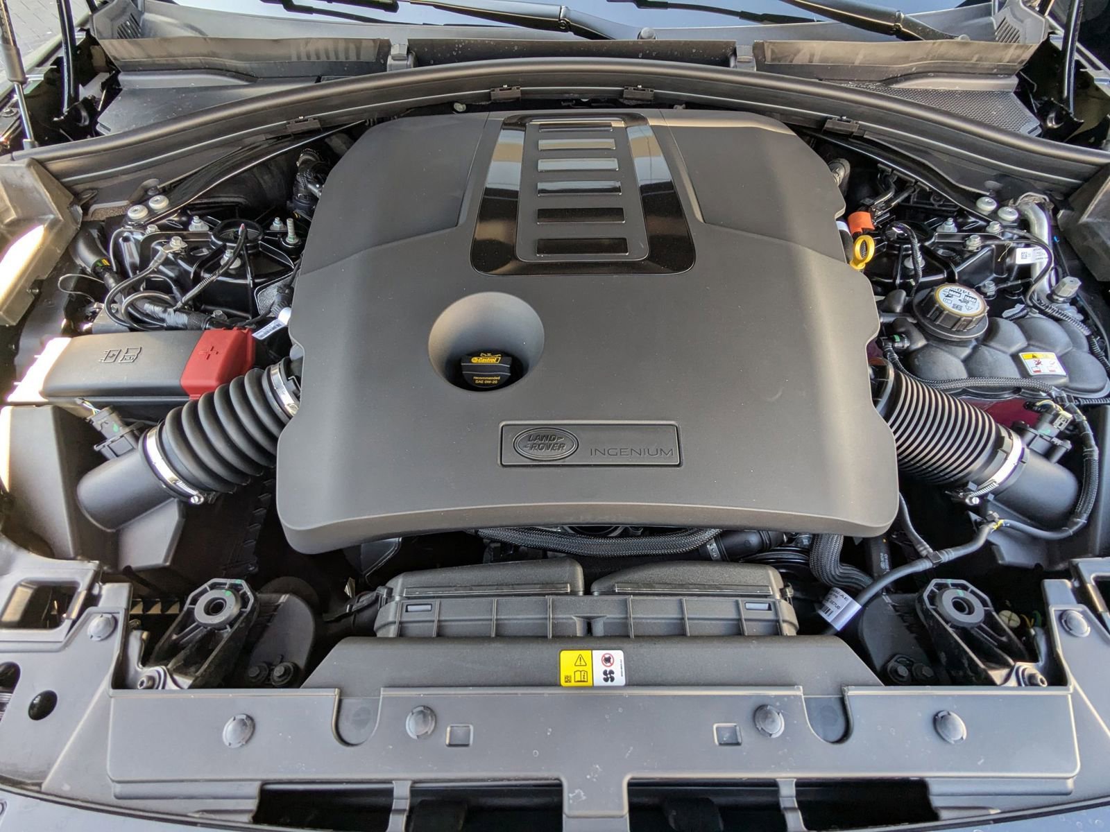 New 2026 Land Rover Range Rover Velar Dynamic SE image 18