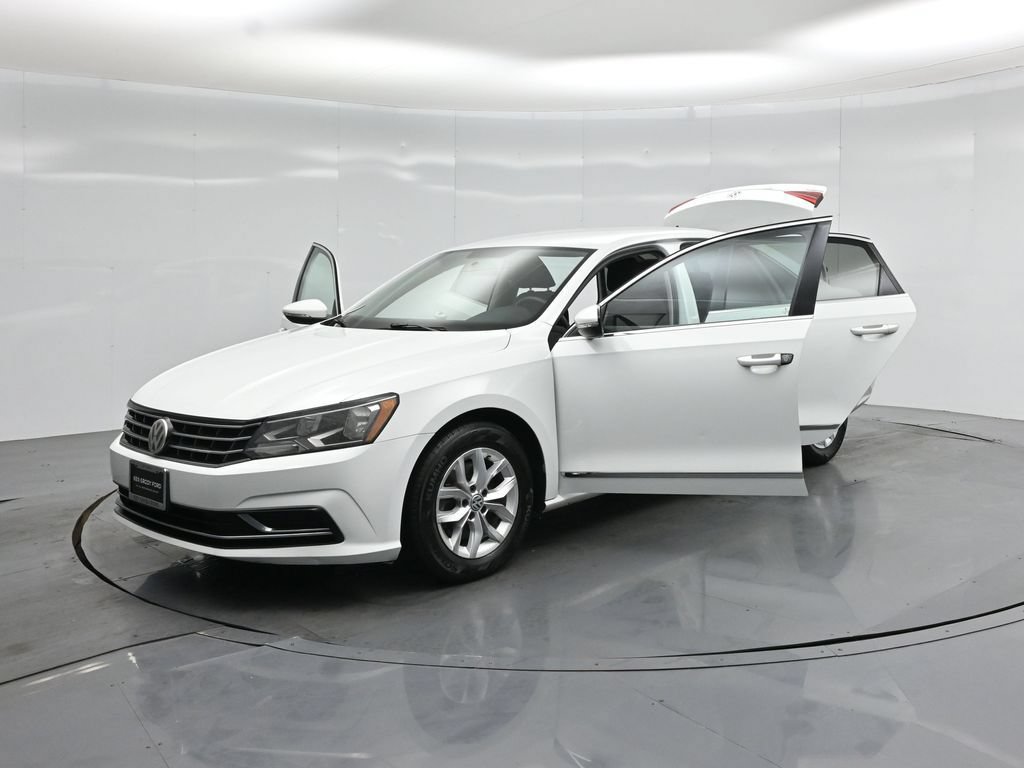 Used 2017 Volkswagen Passat 1.8T S FWD image 31