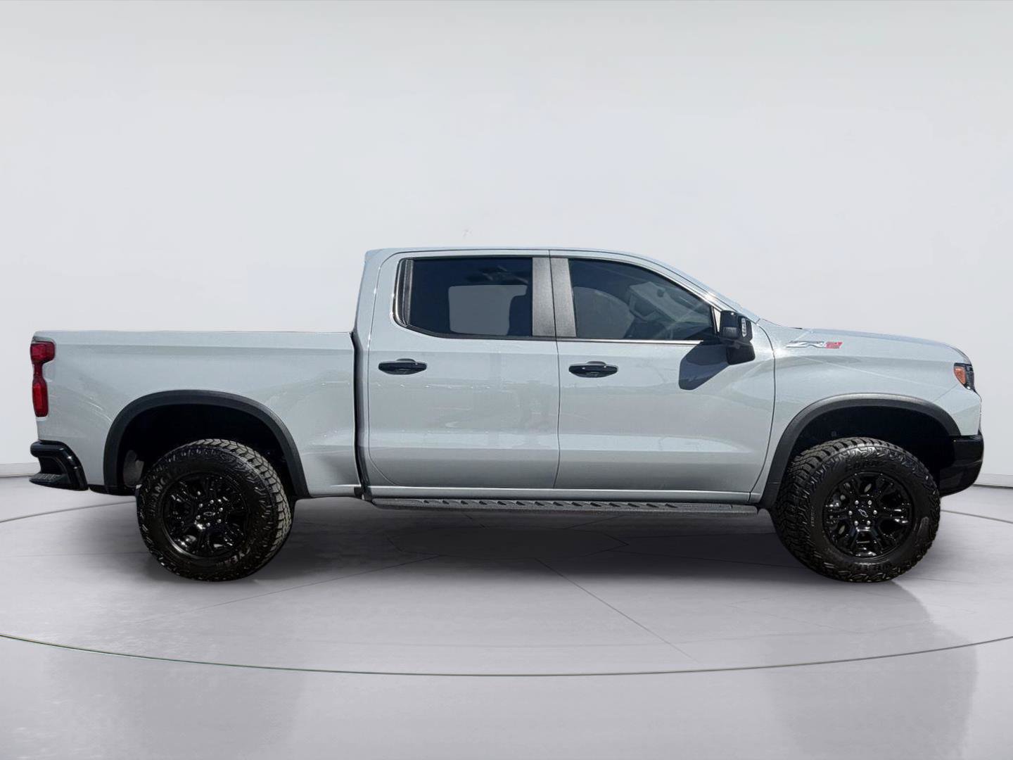Used 2025 Chevrolet Silverado 1500 ZR2 w/ Technology Package AWD/4WD image 5