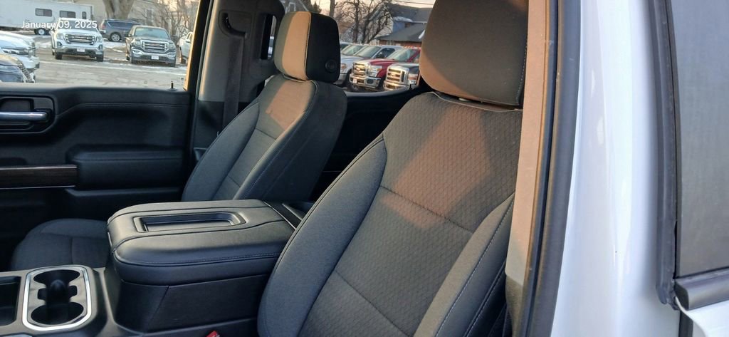 Used 2021 Chevrolet Silverado 1500 LT Trail Boss w/ Bed Protection Package image 11