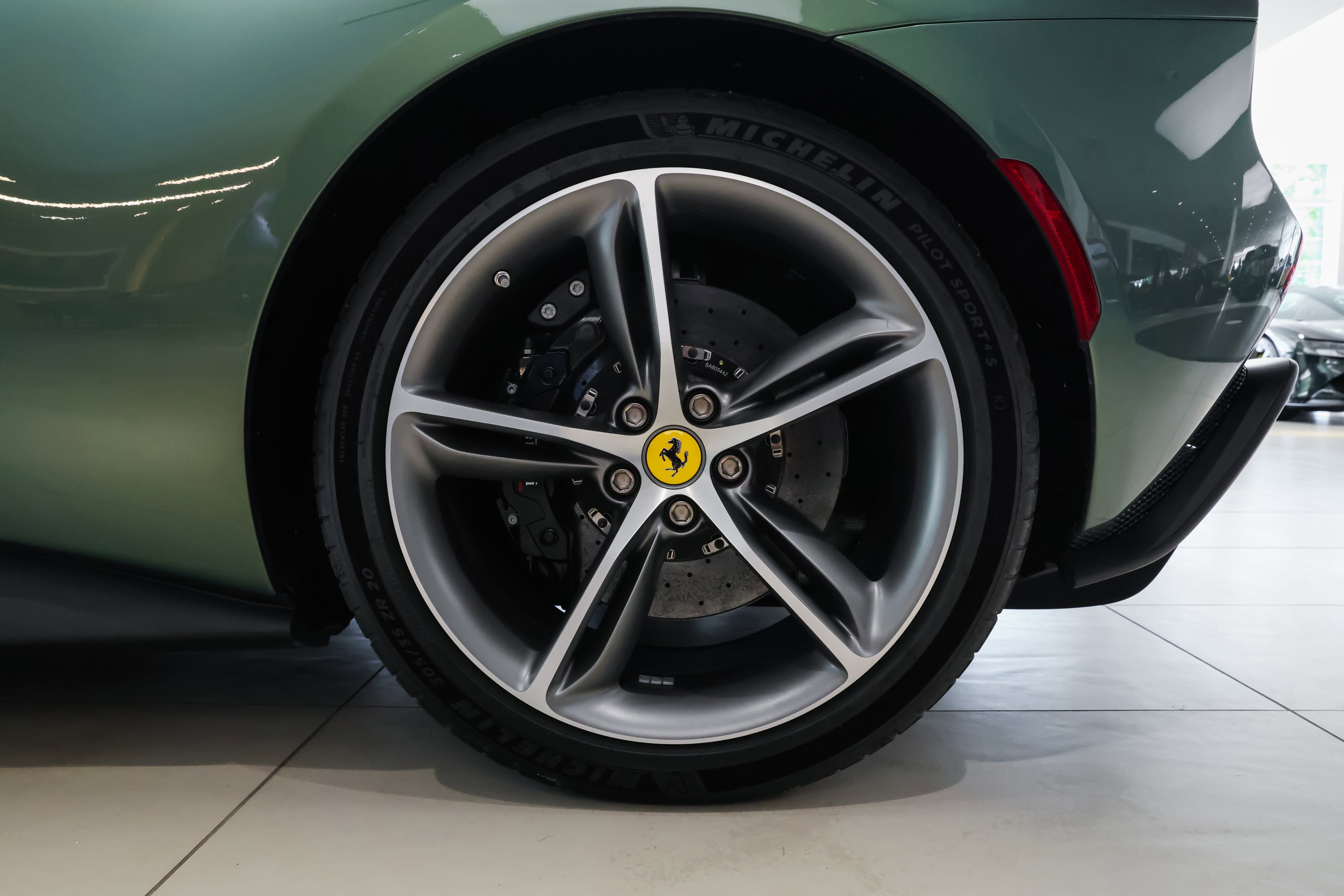 Used 2023 Ferrari 296 GTS RWD image 16