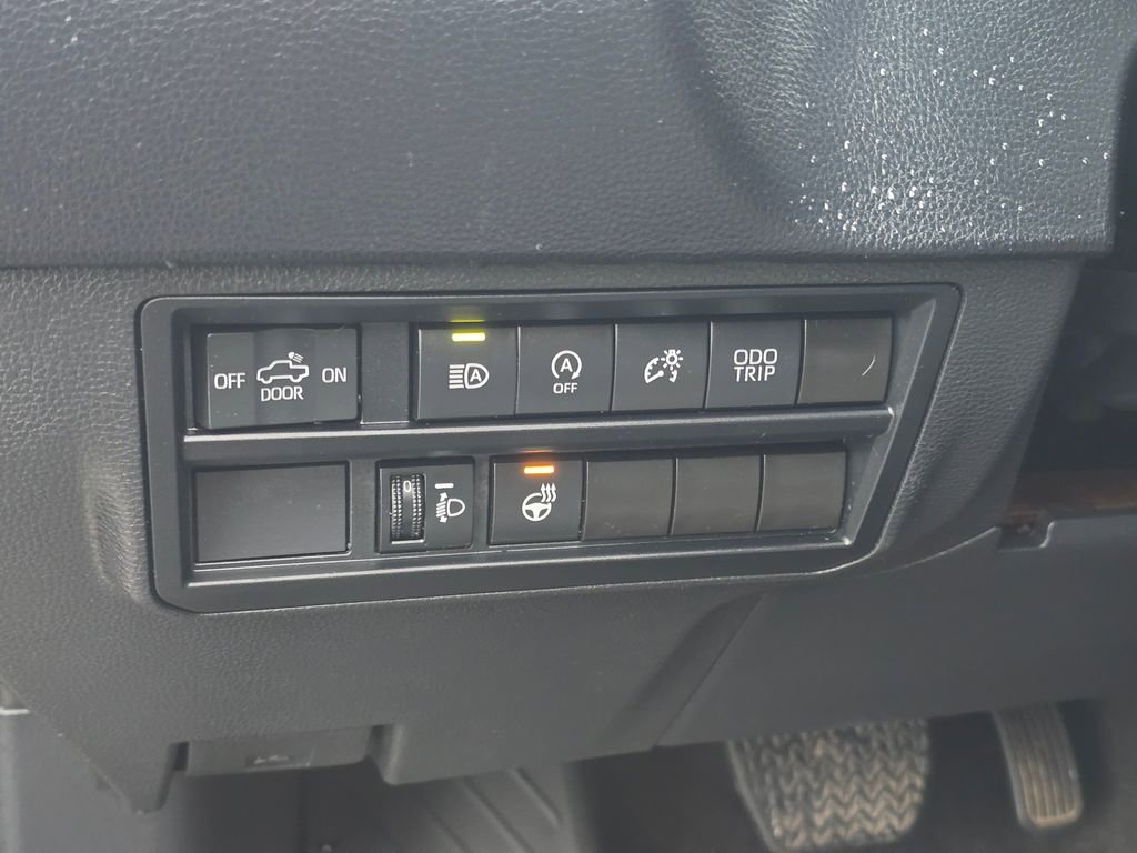 Used 2022 Toyota Tundra SR5 w/ SR5 Premium Package AWD/4WD image 25