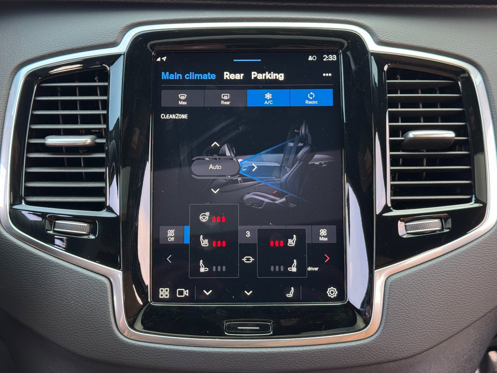 Used 2024 Volvo XC90 T8 Ultimate w/ Lounge Package image 24