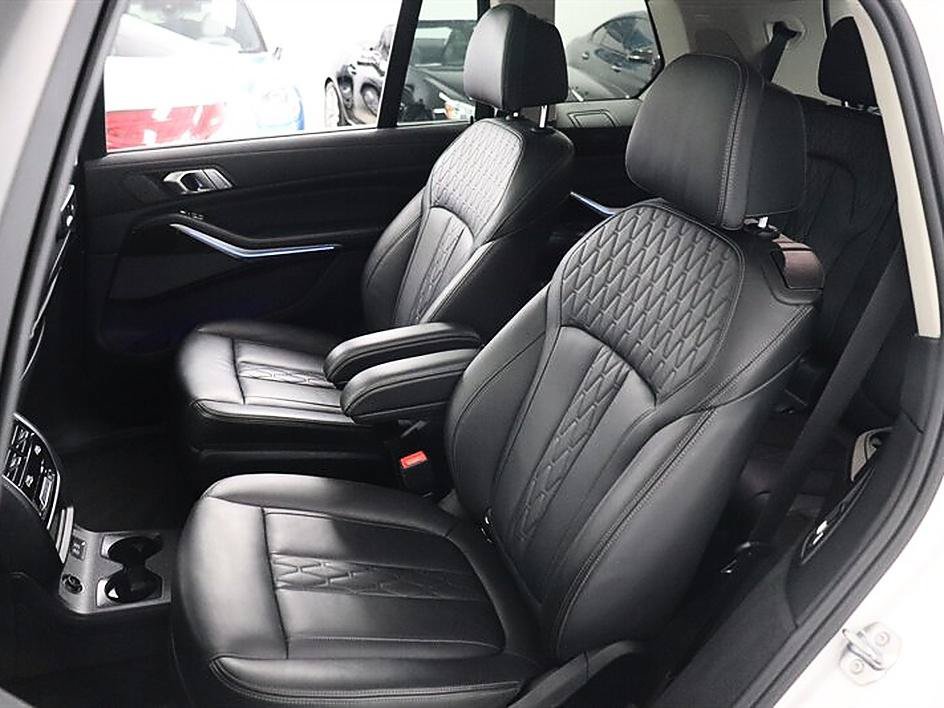 Used 2019 BMW X7 xDrive50i w/ Premium Package AWD/4WD image 18