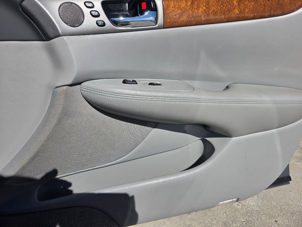 Used 2005 Lexus ES 330 FWD image 37