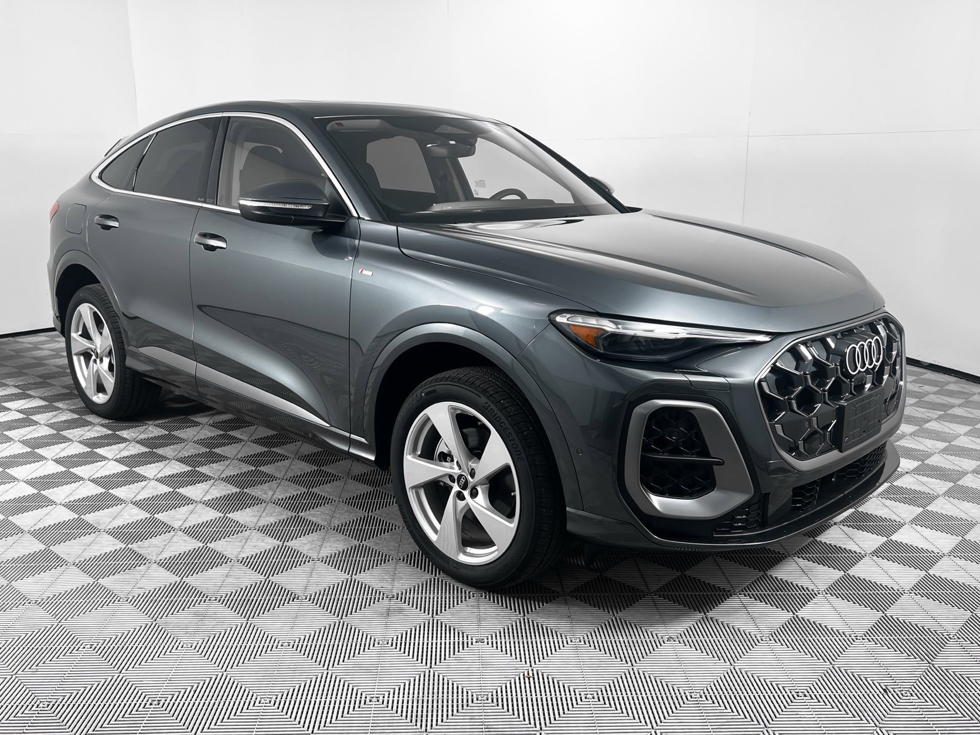 New 2025 Audi Q5 Premium Plus