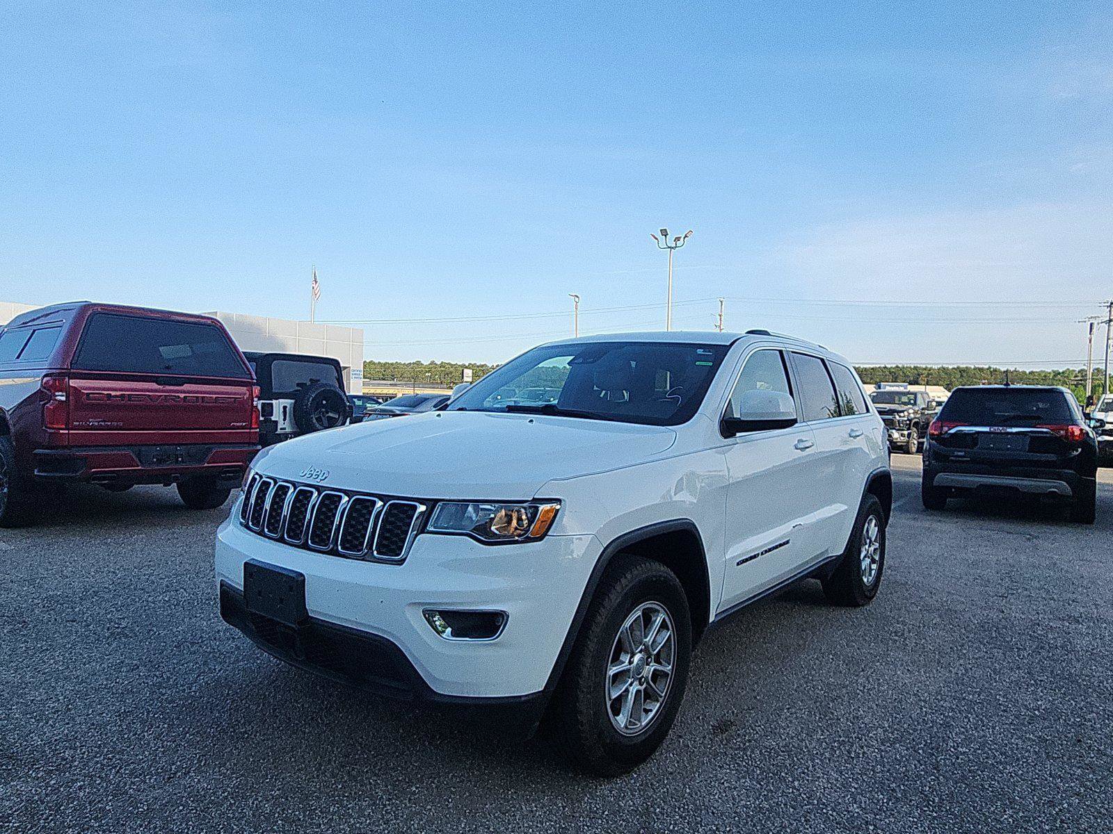 Used 2020 Jeep Grand Cherokee Laredo AWD/4WD image 1