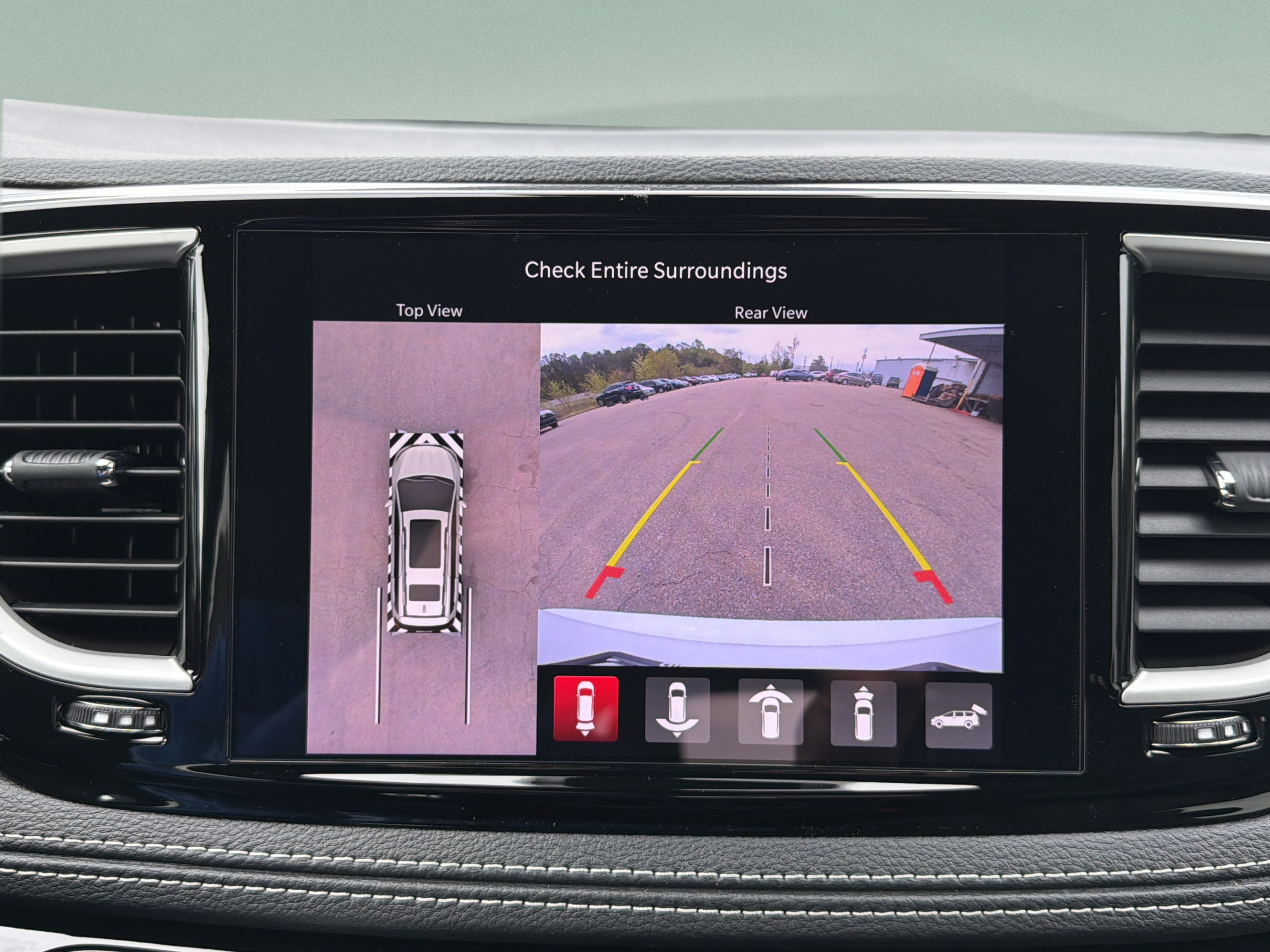 New 2026 Chrysler Pacifica Select w/ S Appearance Package FWD image 16