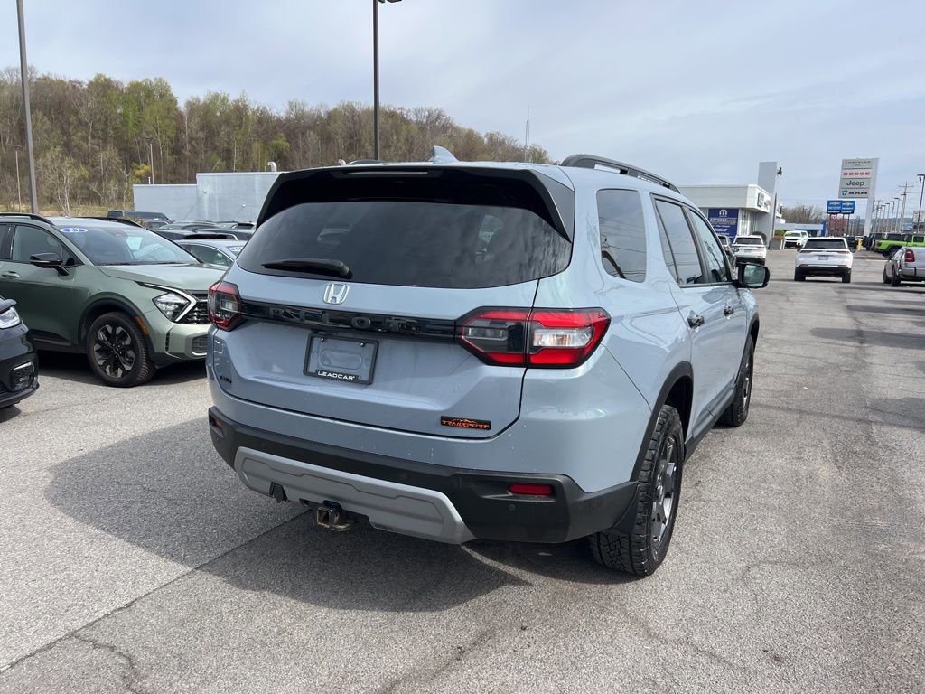 Used 2023 Honda Pilot TrailSport image 5