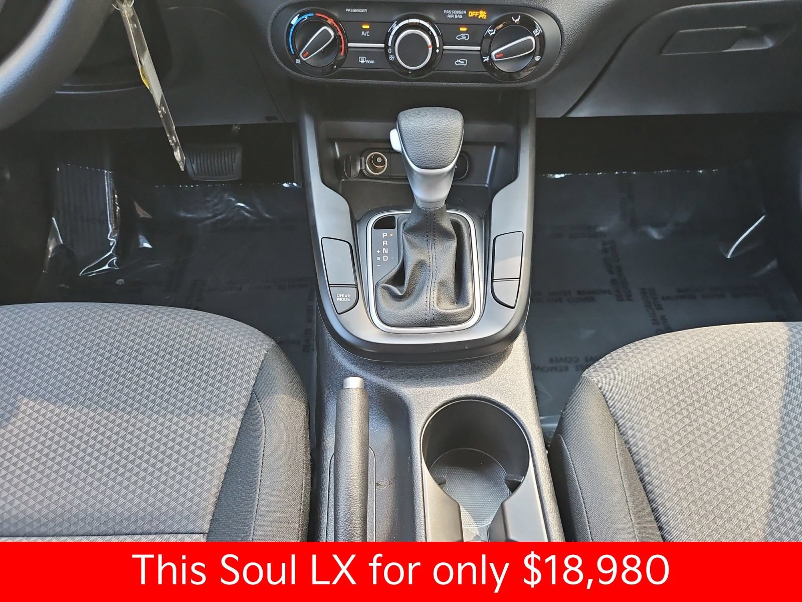 Used 2025 Kia Soul LX FWD image 31