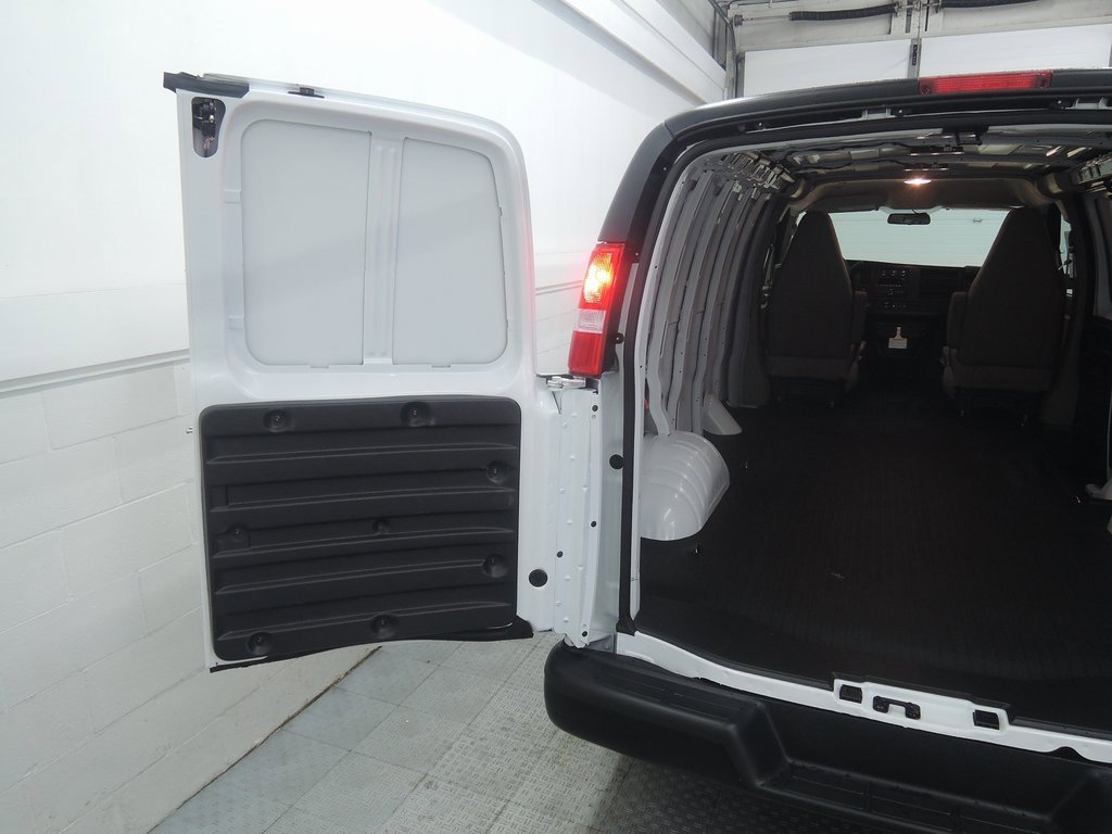 New 2026 Chevrolet Express 2500 w/ Driver Convenience Package image 25