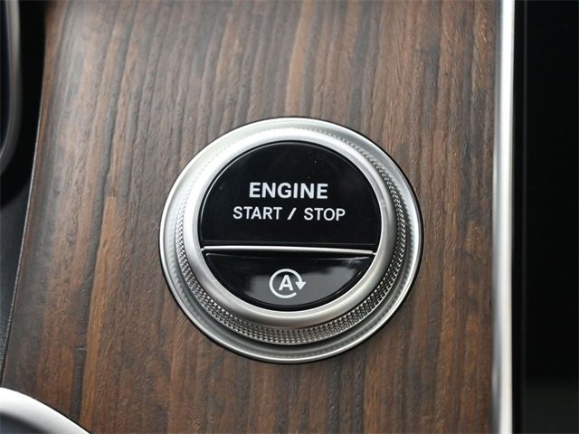 New 2025 Mercedes-Benz GLC 300 image 32