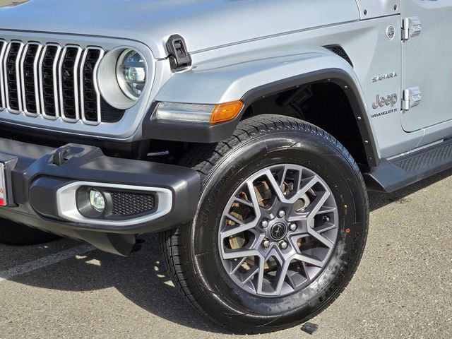 Used 2024 Jeep Wrangler Sahara image 9