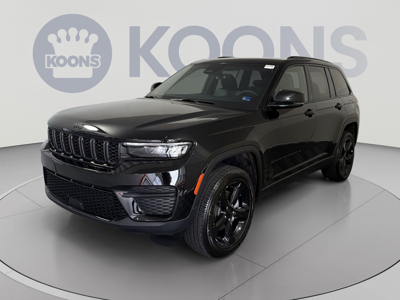 Used 2025 Jeep Grand Cherokee Altitude