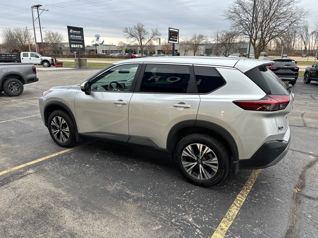 Used 2023 Nissan Rogue SV AWD/4WD image 3